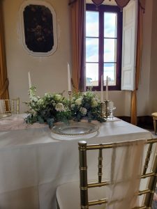 bouquet di fiori su tavolo