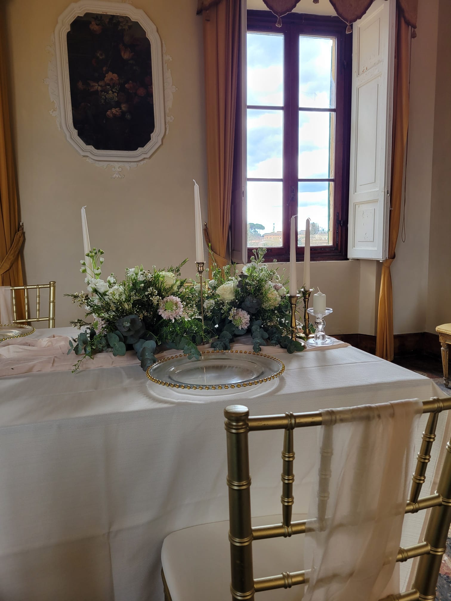 bouquet di fiori su tavolo